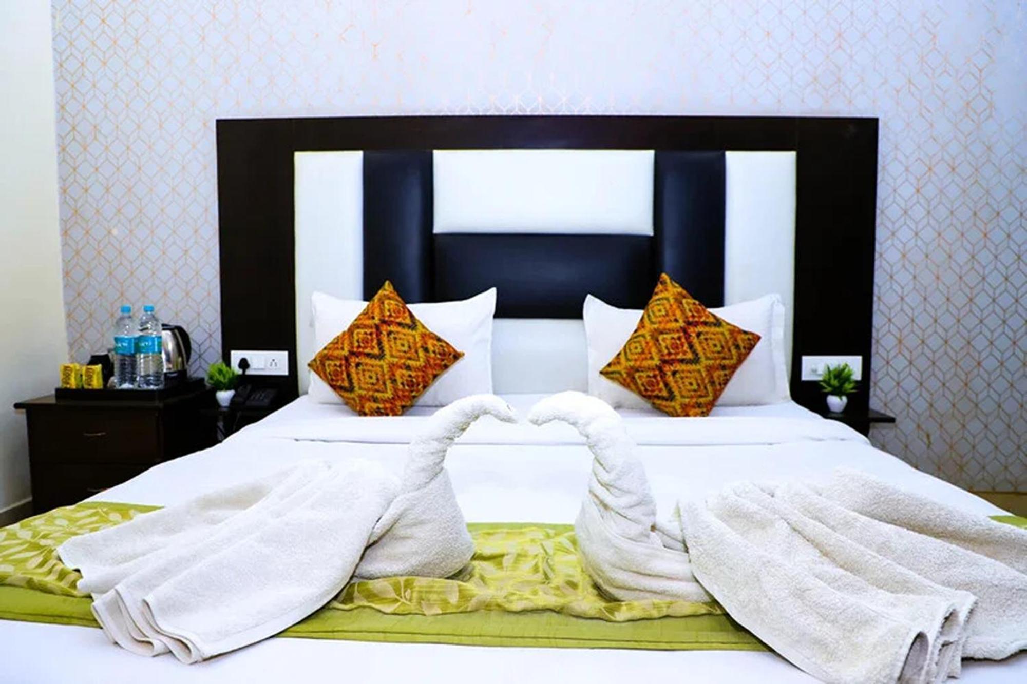 Hotel Global Inn By Quality Inn ニューデリー エクステリア 写真