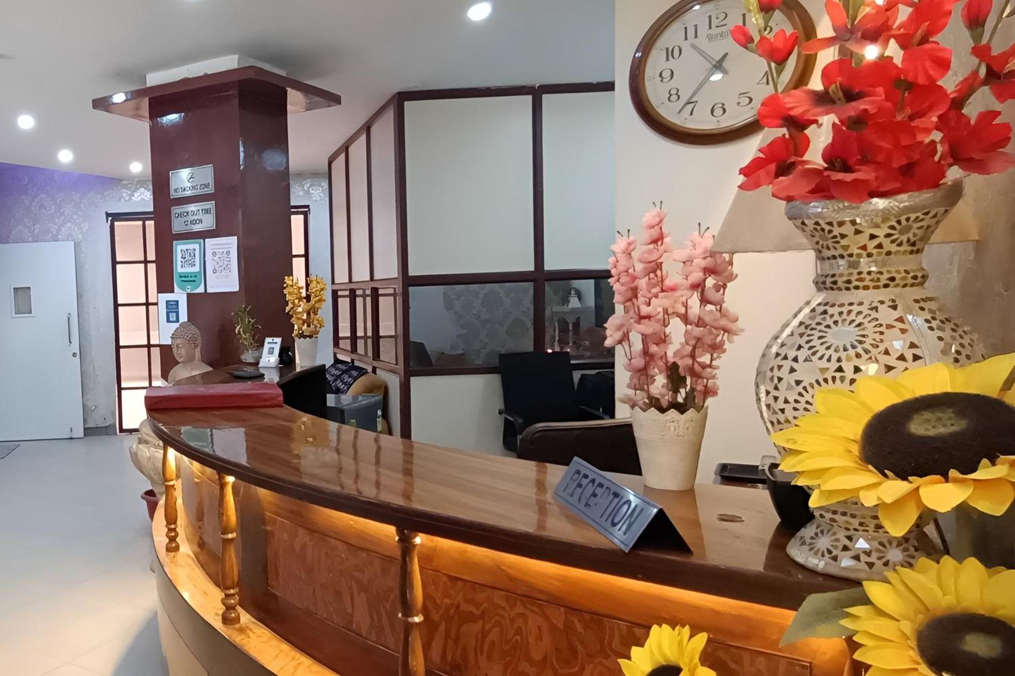 Hotel Global Inn By Quality Inn ニューデリー エクステリア 写真