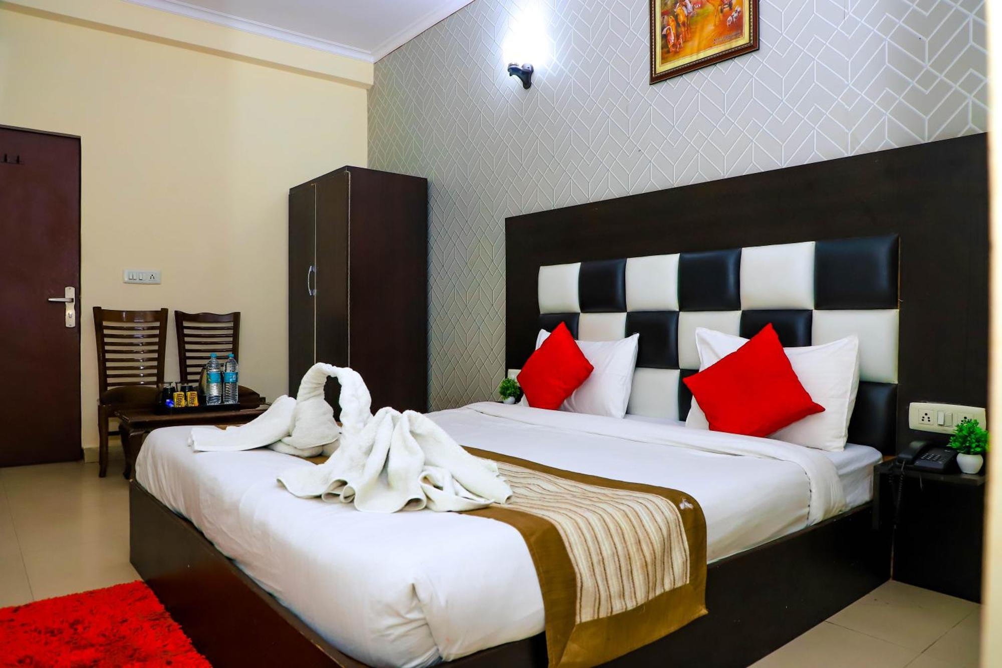 Hotel Global Inn By Quality Inn ニューデリー エクステリア 写真